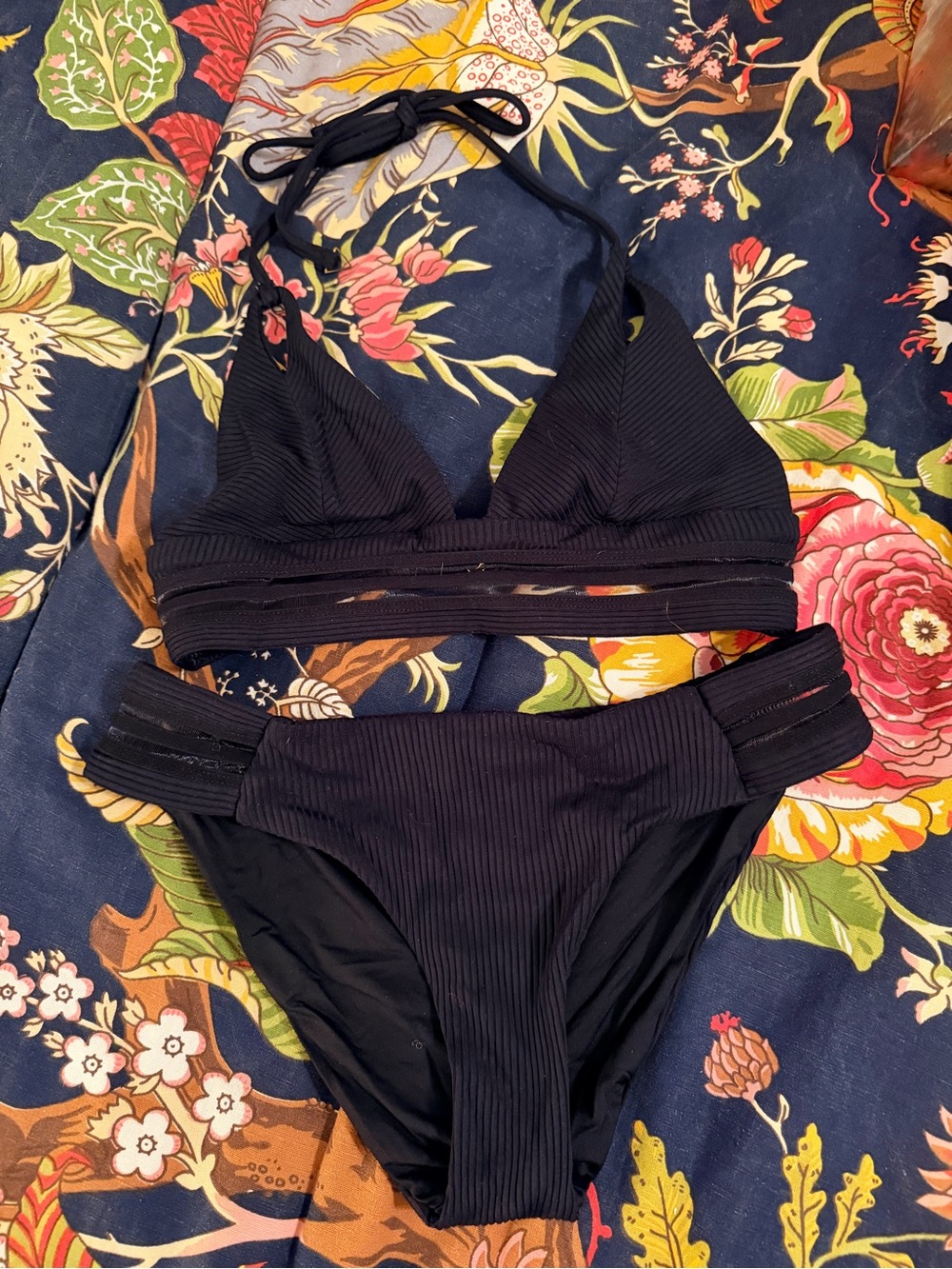 Women's Black Ribbed Bikini Set - Classic Two-Piece Swim